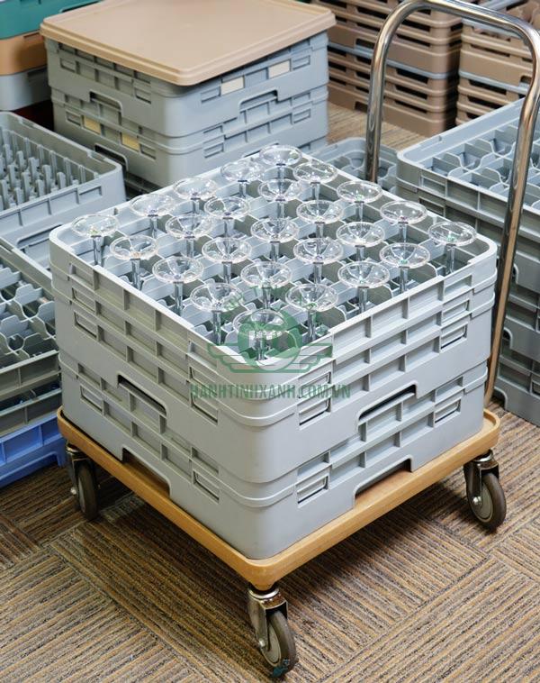 Chất số lượng khay rack vừa phải lên xe