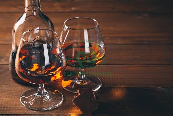 Các loại ly trong bar, nhà hàng - Các loại ly uống rượu thông dụng nhất 17 Các loại ly uống rượu nhà hàng quán bar