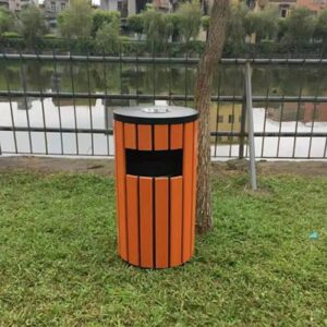 Thùng rác gỗ tròn có gạt tàn 9 htx thung rac go tron co gat tan hvsod 01t 35
