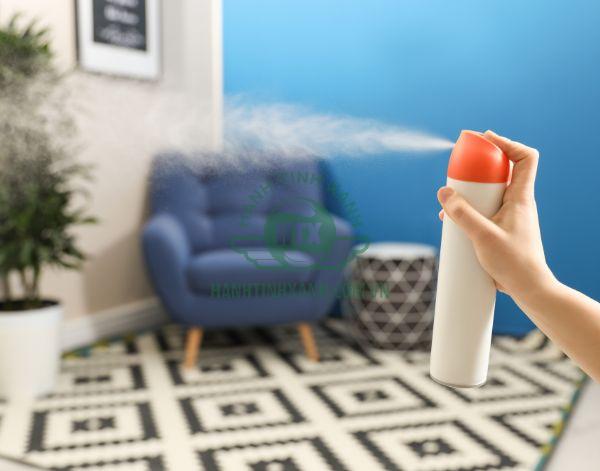 So sánh máy xịt thơm tự động và bình xịt phòng thông thường 8 Sử dụng bình xịt thường, bạn có thể tự mình điều chỉnh theo ý muốn