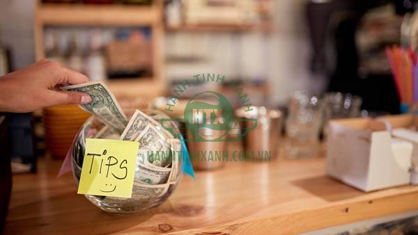 Tips là gì? Bí quyết giúp nhân viên phục vụ dễ nhận được tiền tips hơn 10 Quy tắc phân chia tiền tips