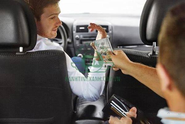 Tips là gì? Bí quyết giúp nhân viên phục vụ dễ nhận được tiền tips hơn 11 Luôn niềm nở, nhiệt tình giúp bạn nhận được tiền tips từ khách hàng