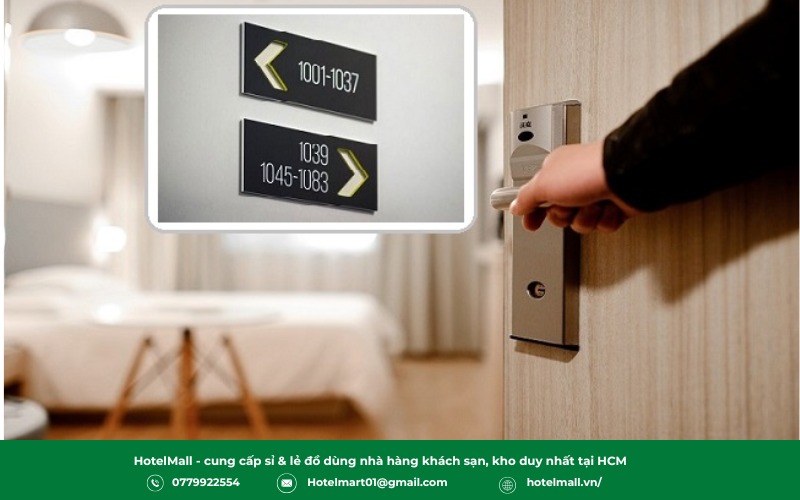 Biển chỉ dẫn khách sạn là những tấm bảng chứa thông tin, hình ảnh hoặc ký hiệu giúp hướng dẫn